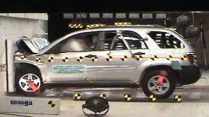 NCAP 2005 Chevrolet Equinox front crash test photo