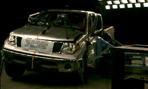 NCAP 2005 Nissan Frontier side crash test photo