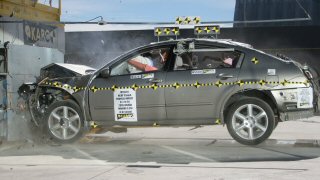 NCAP 2005 Nissan Maxima front crash test photo