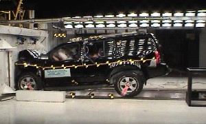 NCAP 2005 Nissan Pathfinder front crash test photo