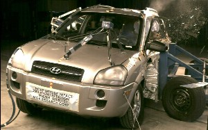 NCAP 2005 Hyundai Tucson side crash test photo
