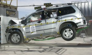 NCAP 2006 Mitsubishi Endeavor front crash test photo