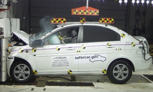 NCAP 2006 Hyundai Accent front crash test photo