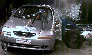 NCAP 2006 Chevrolet Aveo side crash test photo
