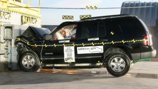 NCAP 2006 Ford Explorer front crash test photo