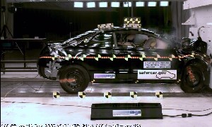 NCAP 2007 Honda Civic front crash test photo