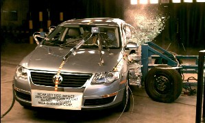 NCAP 2007 Volkswagen Passat side crash test photo