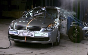 NCAP 2007 Nissan Altima side crash test photo
