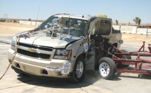 NCAP 2007 Chevrolet Avalanche side crash test photo