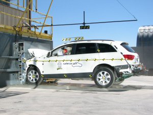 NCAP 2007 Audi Q7 front crash test photo