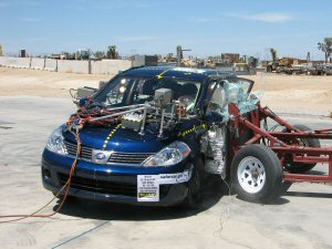NCAP 2007 Nissan Versa side crash test photo