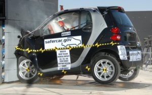 NCAP 2008 Smart fortwo front crash test photo