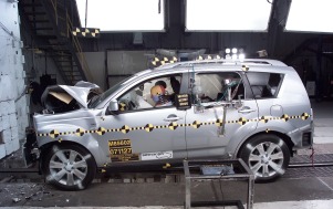 NCAP 2008 Mitsubishi Outlander front crash test photo