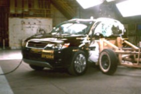 NCAP 2008 Mitsubishi Outlander side crash test photo
