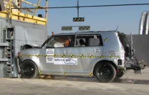 NCAP 2008 Scion xB front crash test photo
