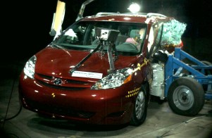 NCAP 2009 Toyota Sienna side crash test photo