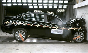 NCAP 2009 Hyundai Genesis front crash test photo