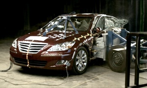 NCAP 2009 Hyundai Genesis side crash test photo