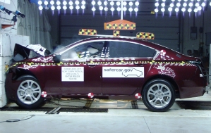 NCAP 2009 Acura TL front crash test photo