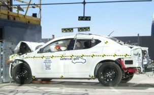 NCAP 2010 Dodge Avenger front crash test photo