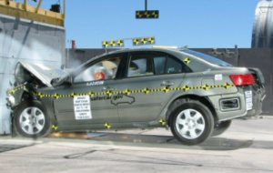 NCAP 2010 Hyundai Sonata front crash test photo