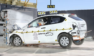 NCAP 2010 Hyundai Accent front crash test photo