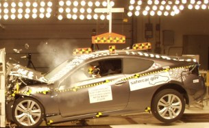 NCAP 2010 Hyundai Genesis front crash test photo
