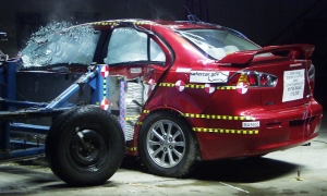 NCAP 2010 Mitsubishi Lancer side crash test photo