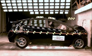 NCAP 2010 Toyota Prius front crash test photo
