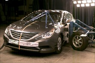 NCAP 2011 Hyundai Sonata side crash test photo