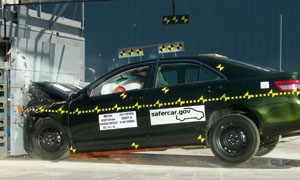 NCAP 2011 Toyota Camry front crash test photo