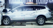 NCAP 2011 Chevrolet Traverse front crash test photo