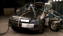 NCAP 2013 Volkswagen Tiguan side crash test photo