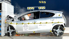 NCAP 2013 Toyota Prius c front crash test photo