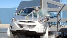 NCAP 2014 Hyundai Tucson side pole crash test photo