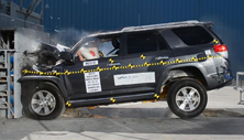 NCAP 2014 Toyota 4Runner front crash test photo