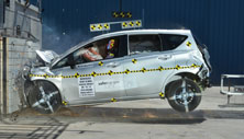 NCAP 2014 Nissan Versa Note front crash test photo