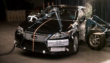 2015 Lexus ES 350 Side Crash Test
