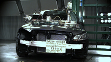 2015 Mercedes-Benz E-Class Sedan Hybrid Side Pole Crash Test
