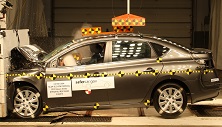 NCAP 2016 Nissan Sentra front crash test photo