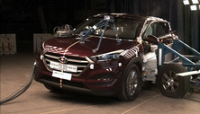 NCAP 2016 Hyundai Tucson side crash test photo