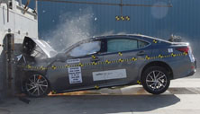 2016 Lexus ES 350 Front Crash Test