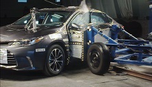 2016 Toyota Avalon Side Crash Test