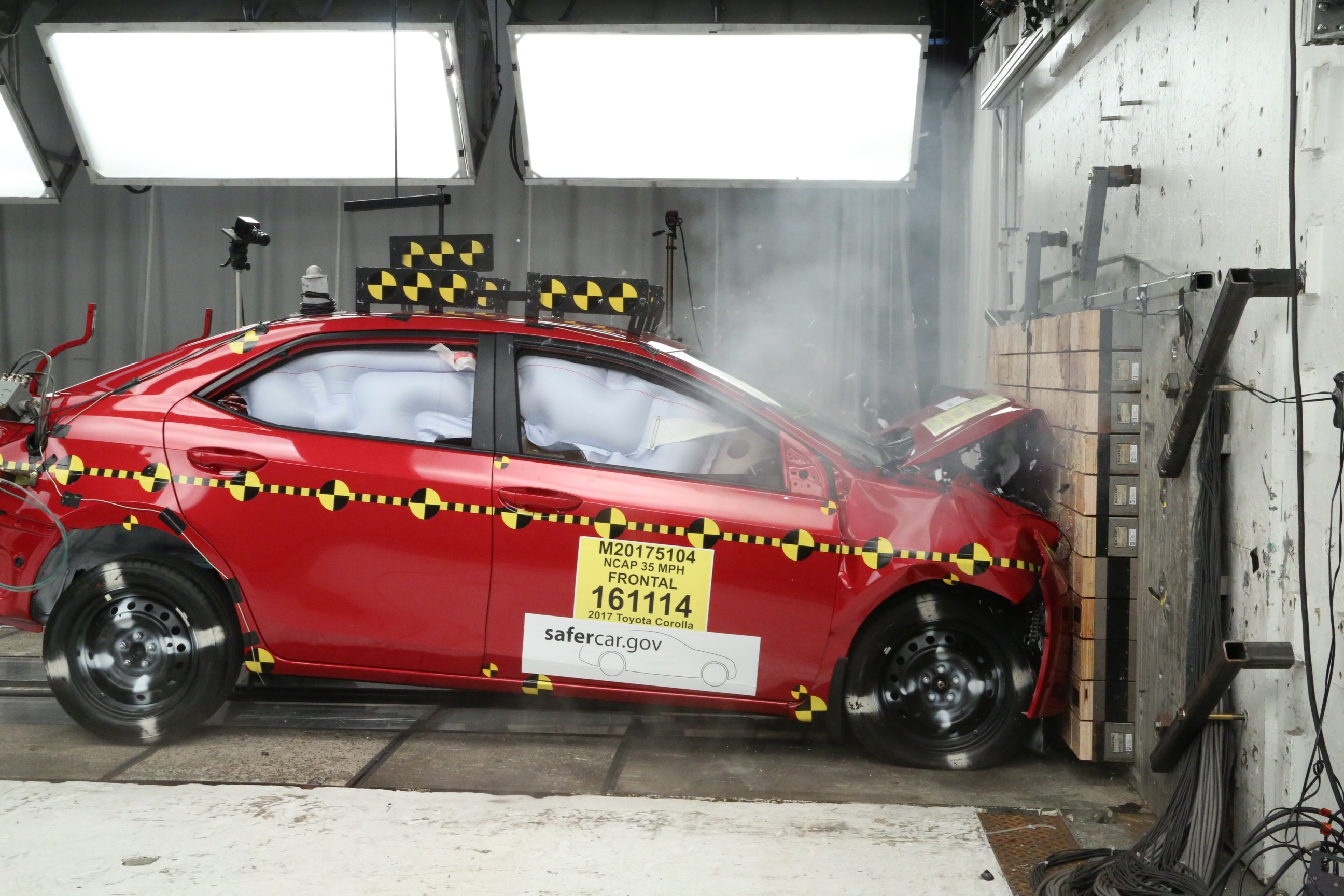 NCAP 2017 Toyota Corolla front crash test photo