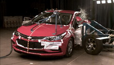2018 Chevrolet Cruze Hatchback Side Crash Test