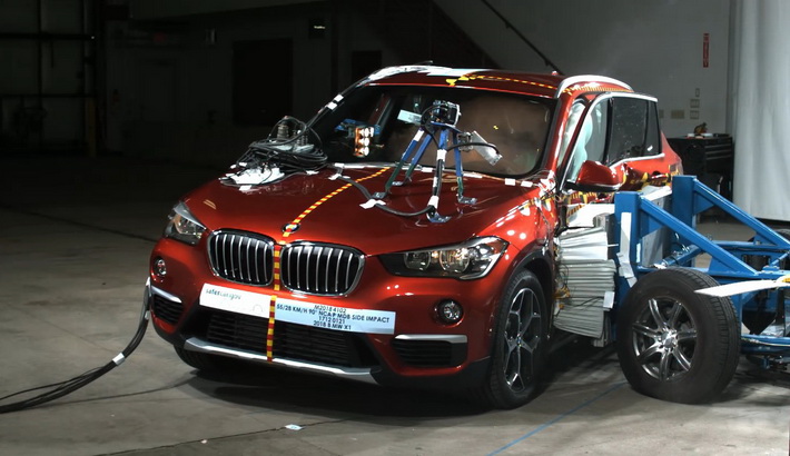 NCAP 2018 BMW X1 side crash test photo