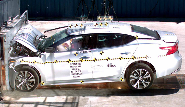 NCAP 2018 Nissan Maxima front crash test photo