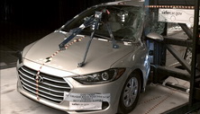 2019 Hyundai Elantra Side Pole Crash Test