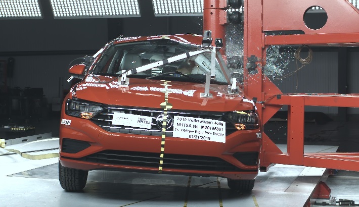 NCAP 2019 Volkswagen Jetta side pole crash test photo