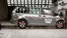 NCAP 2020 Toyota Sienna front crash test photo